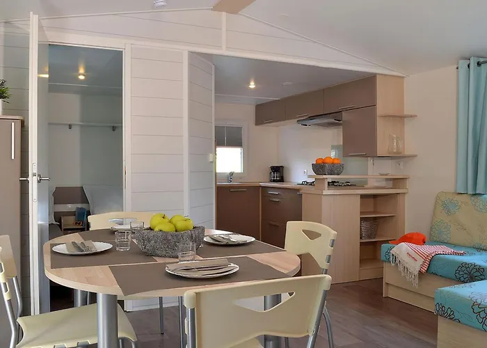 Mobil-home Avec Terrasse, 2 Doubles, Cuisine Equipee - Api-1-52-1467