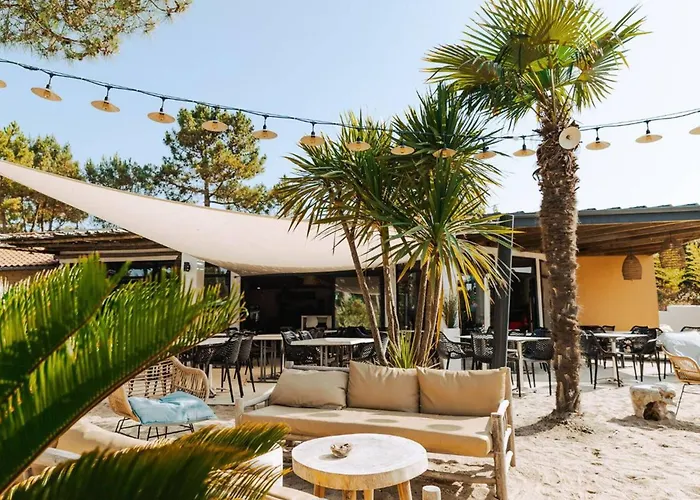 Mobil-home Avec Terrasse, 2 Doubles, Cuisine Equipee - Api-1-52-1467