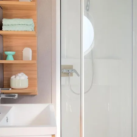 Mobil-home Avec Terrasse, 2 Doubles, Cuisine équipée - Api-1-52-1467