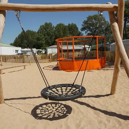 Camping Mobil-home Avec Terrasse, 2 Doubles, Cuisine Equipee - Api-1-52-1467 Saint-Jean-de-Monts