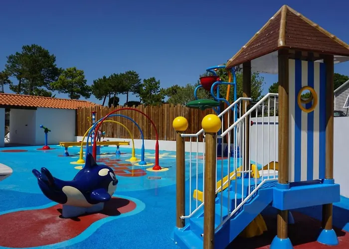 Mobil-home Avec Terrasse, 2 Doubles, Cuisine équipée - Api-1-52-1467 * Saint-Jean-de-Monts