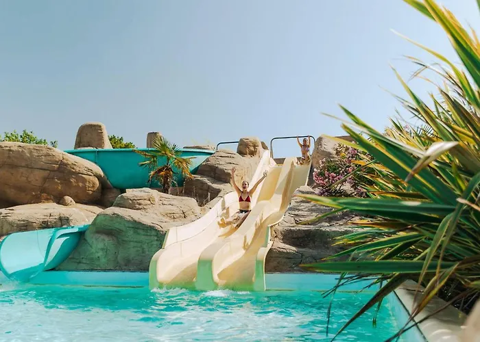 Camping Mobil-home Avec Terrasse, 2 Doubles, Cuisine équipée - Api-1-52-1467