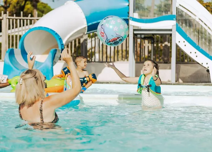 Mobil-home Avec Terrasse, 2 Doubles, Cuisine équipée - Api-1-52-1467 * Saint-Jean-de-Monts